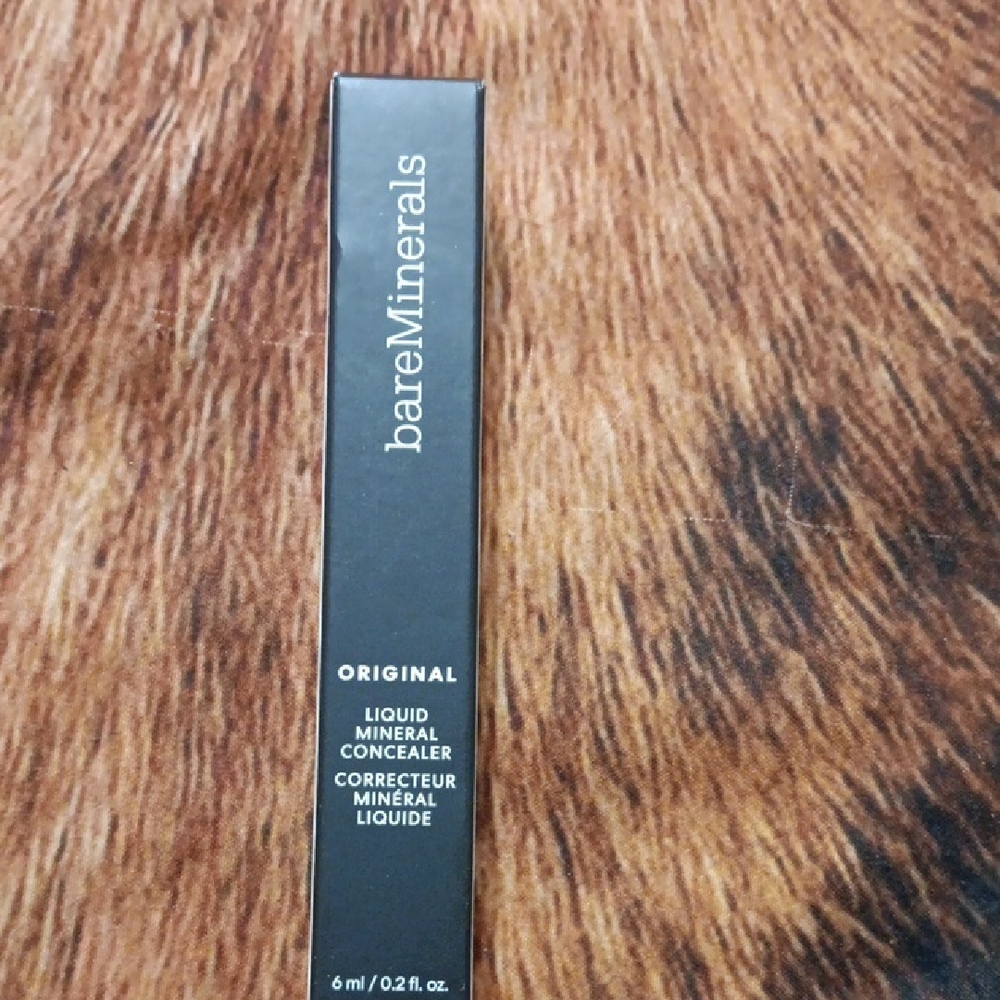 bareMinerals Original Liquid Mineral Concealer in Black